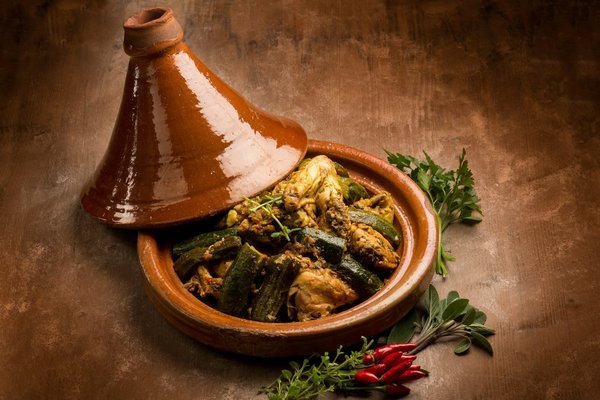Guide d'achat pour un appareil à tajine électrique pour des plats marocains authentiques